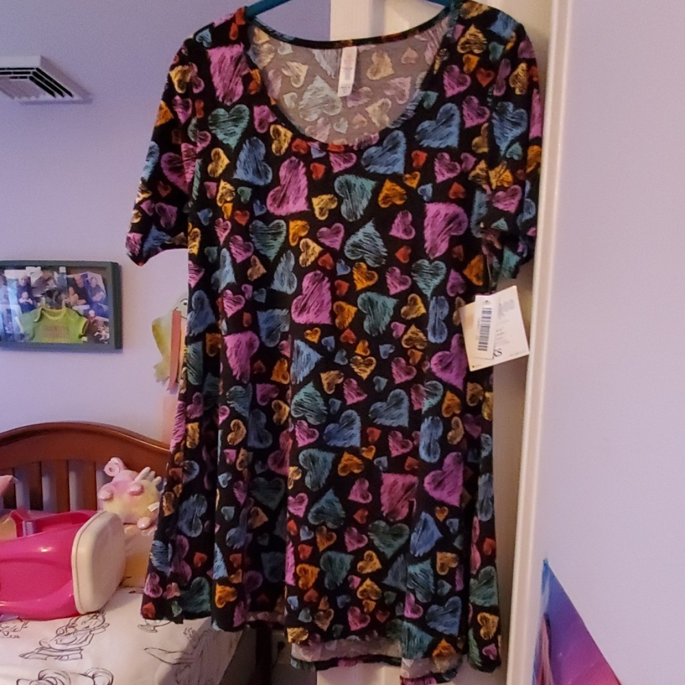 DISCONTINUED Womens Lularoe top